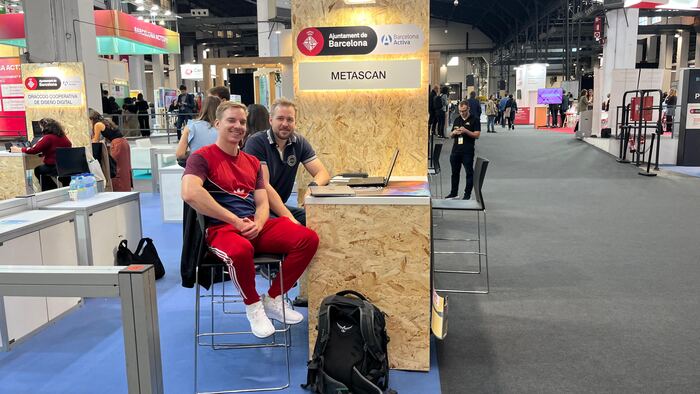 Dirk Hornung and Nikita Nikiforov at the Metascan booth, hosted by Ajuntament de Barcelona and Barcelona Activa